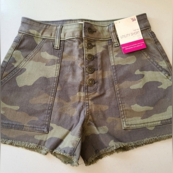 SO Pants - SO​ JUNIORS button fly camo SHORTS SIZE 3 /26 NEW